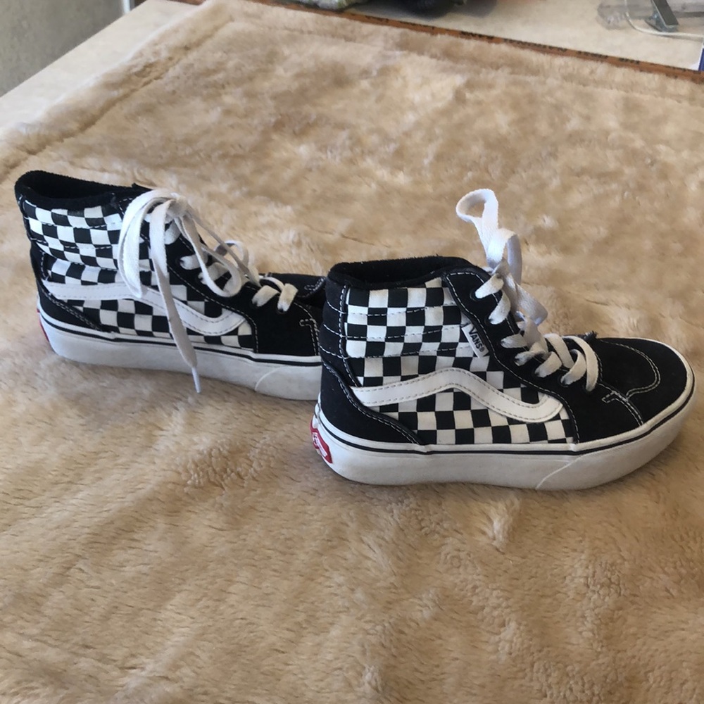 Vans Black and White Sneakers with Bold Stripes. 3331 - Picture 5 of 8
